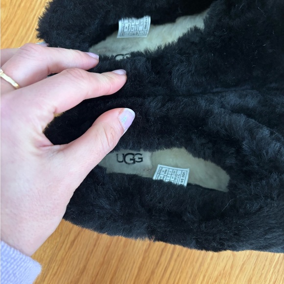 Ugg Classic Cozy Bootie in Black Size 7 New - Picture 8 of 9